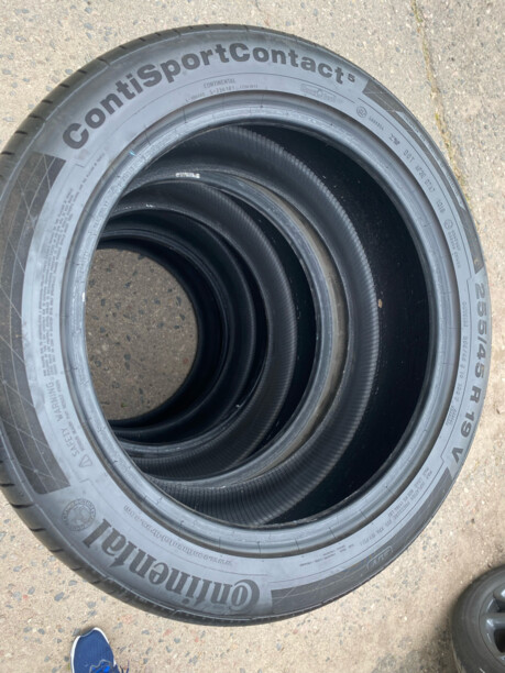 Легковые шины Continental ContiSportContact 255/45 R19 4 шт.