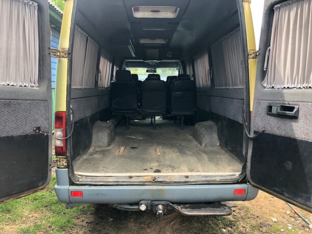 Mercedes-Benz Sprinter грузопассажирский в максимальной базе, 1997 г.