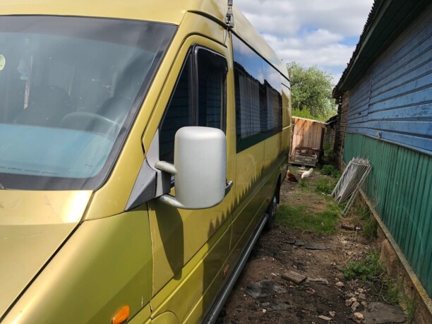 Mercedes-Benz Sprinter грузопассажирский в максимальной базе, 1997 г.