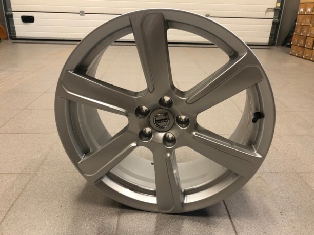 Volvo 8x19 5x108 4 шт.