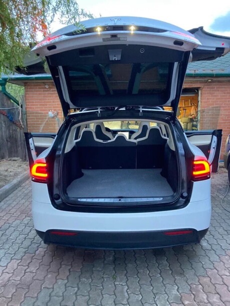 Tesla Model X, 2018 г.