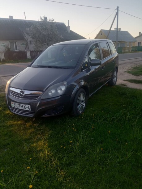 Opel Zafira B · Рестайлинг, 7 мест, 2010 г.