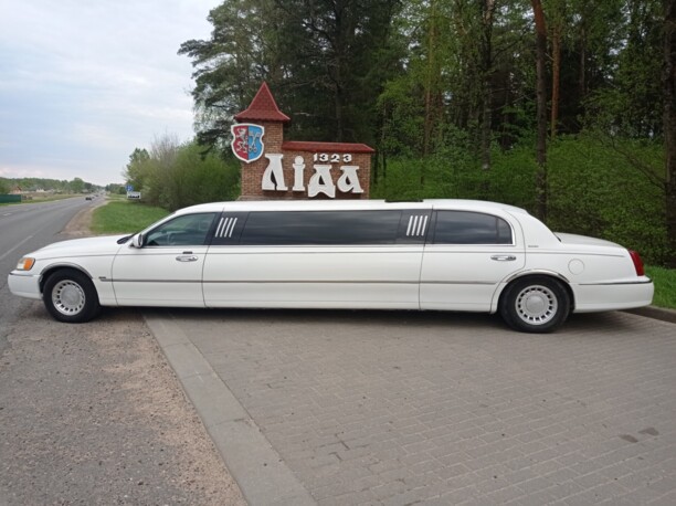 Lincoln Town Car III, 2001 г.
