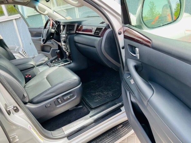 Lexus LX III, 7 мест, 2010 г.