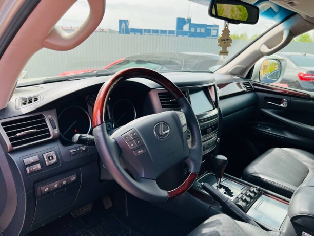 Lexus LX III, 7 мест, 2010 г.