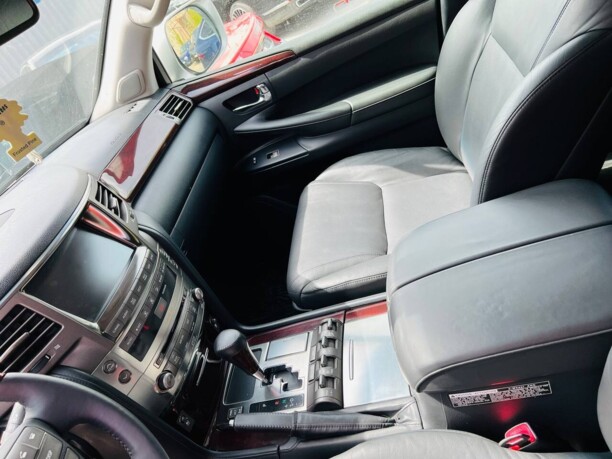 Lexus LX III, 7 мест, 2010 г.