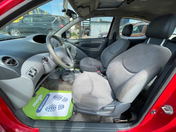Toyota Yaris I (P1), 1999 г.