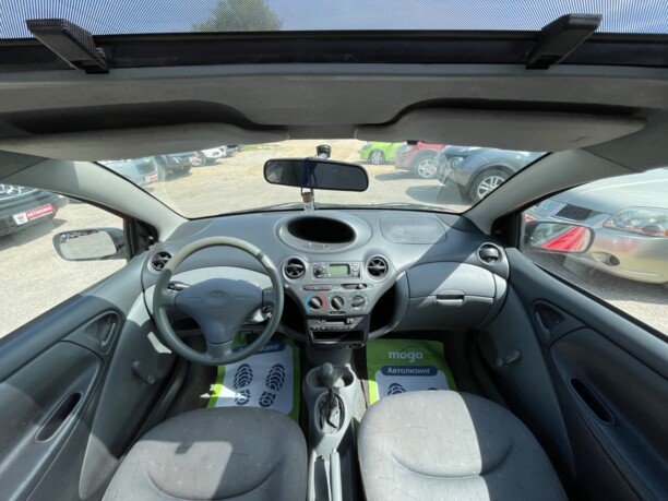Toyota Yaris I (P1), 1999 г.