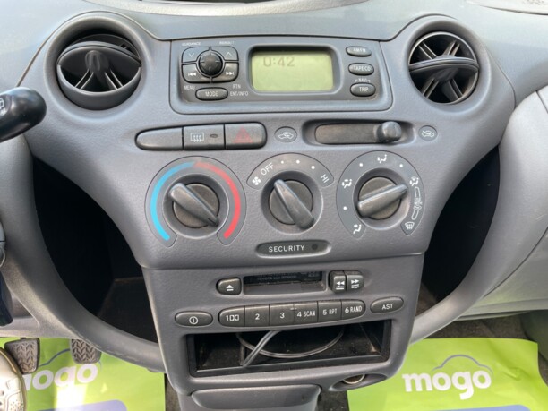Toyota Yaris I (P1), 1999 г.