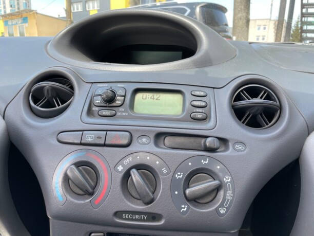 Toyota Yaris I (P1), 1999 г.