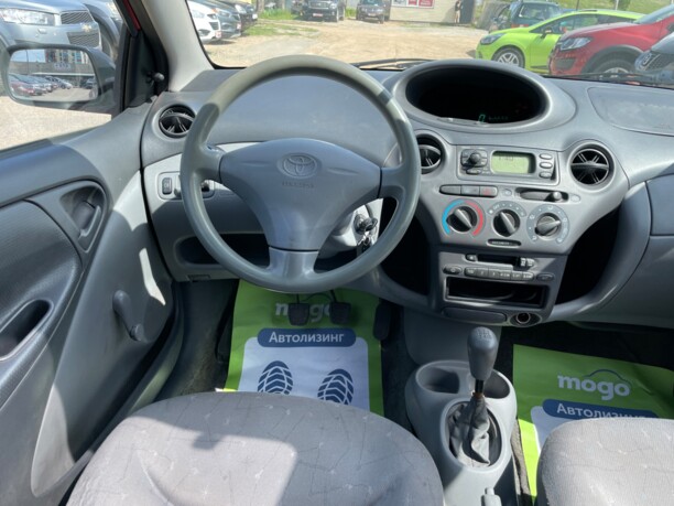 Toyota Yaris I (P1), 1999 г.