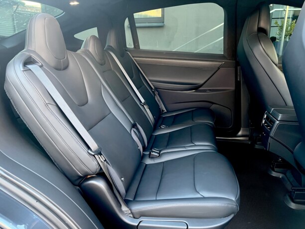 Tesla Model X, 7 мест, 2019 г.