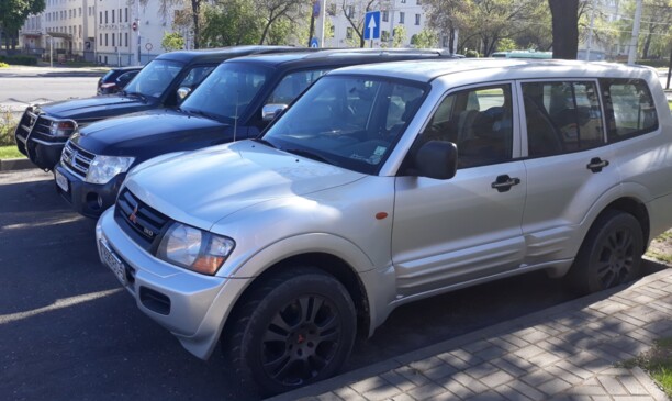Mitsubishi Pajero III, 7 мест, 2000 г.