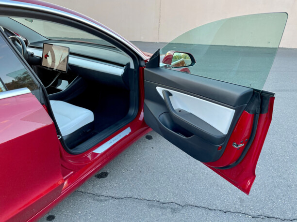 Tesla Model 3, 2018 г.