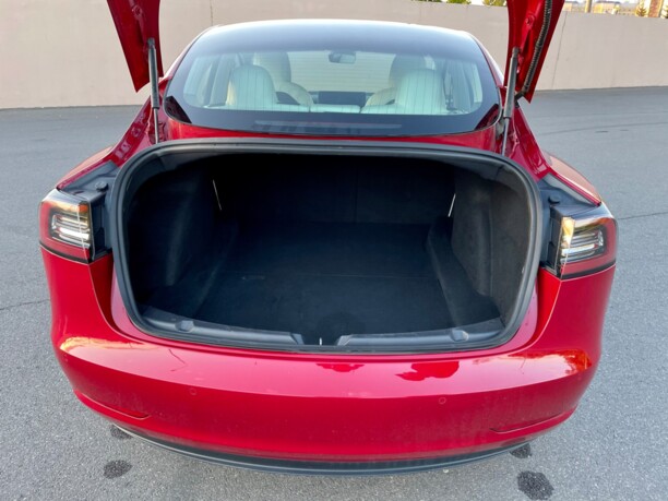 Tesla Model 3, 2018 г.