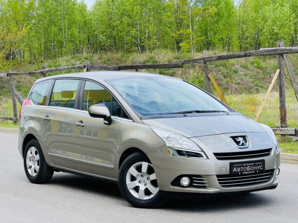 Peugeot 5008 I, 7 мест, 2010 г.