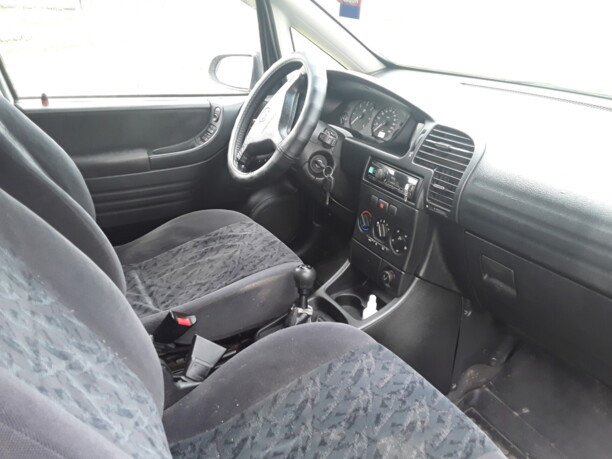 Opel Zafira A, 7 мест, 2001 г.