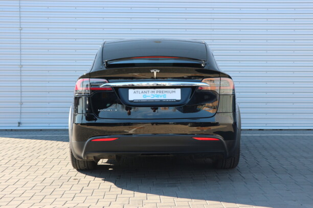 Tesla Model X, 6 мест, 2017 г.