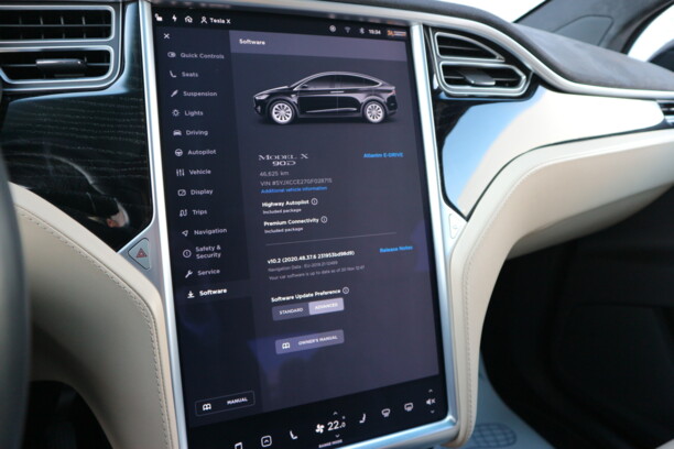 Tesla Model X, 6 мест, 2017 г.