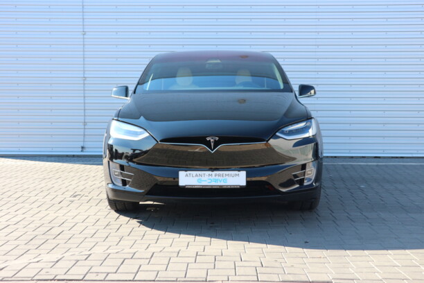 Tesla Model X, 6 мест, 2017 г.