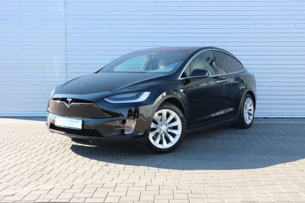 Tesla Model X, 6 мест, 2017 г.