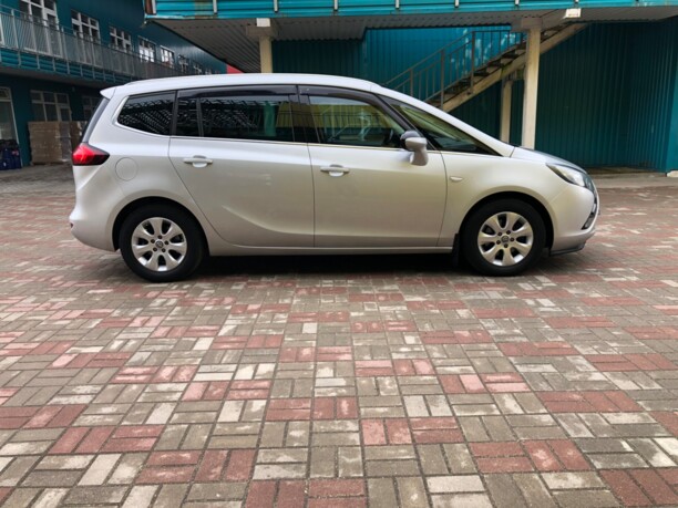 Opel Zafira C, 7 мест, 2016 г.