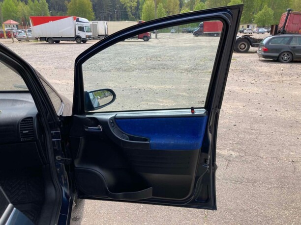 Opel Zafira A, 7 мест, 2001 г.