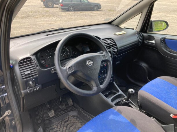 Opel Zafira A, 7 мест, 2001 г.