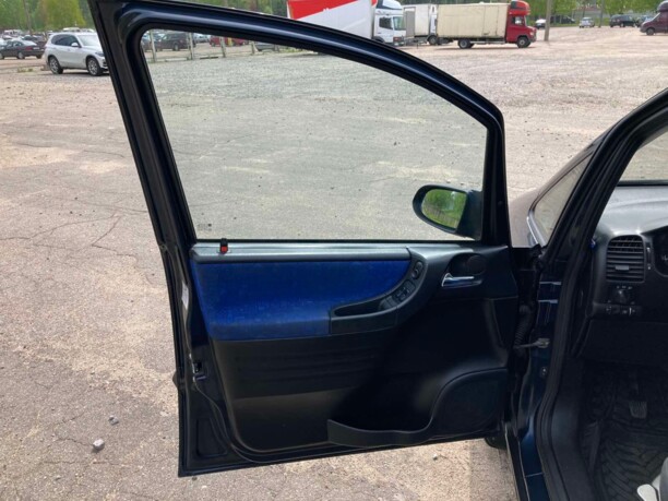 Opel Zafira A, 7 мест, 2001 г.