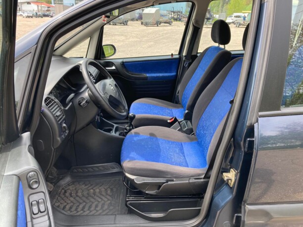 Opel Zafira A, 7 мест, 2001 г.