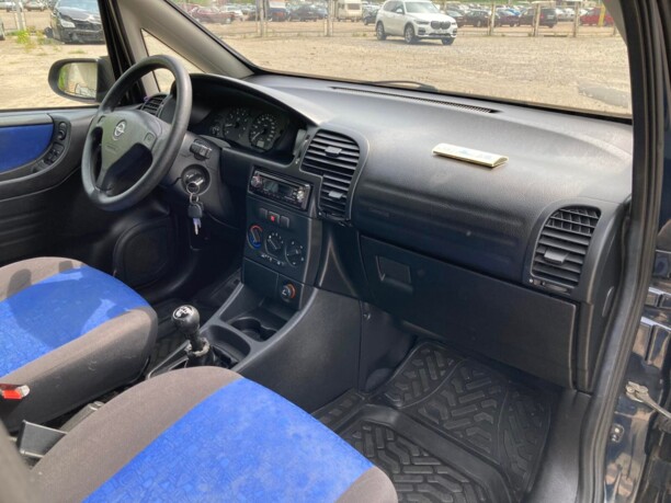 Opel Zafira A, 7 мест, 2001 г.