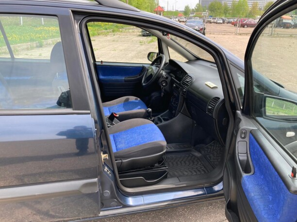 Opel Zafira A, 7 мест, 2001 г.
