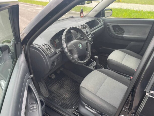 Skoda Fabia 5J, 2009 г.