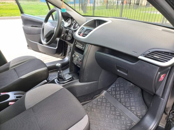 Peugeot 207 I · Рестайлинг, 2010 г.