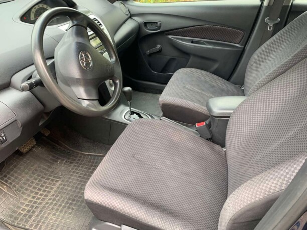 Toyota Yaris II (XP9) · Рестайлинг, 2009 г.