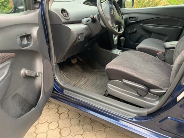 Toyota Yaris II (XP9) · Рестайлинг, 2009 г.