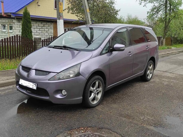 Mitsubishi Grandis, 7 мест, 2004 г.