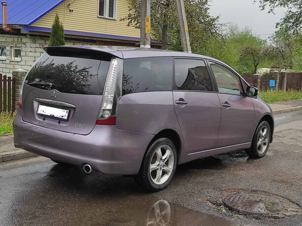 Mitsubishi Grandis, 7 мест, 2004 г.