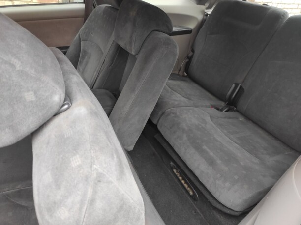 Mitsubishi Grandis, 7 мест, 2004 г.