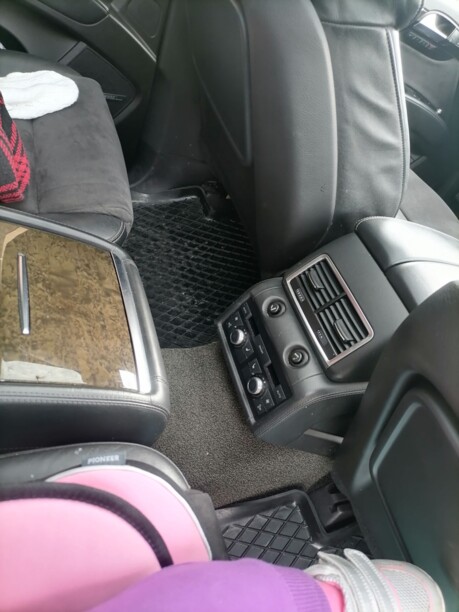 Audi Q7 4L, 7 мест, 2007 г.