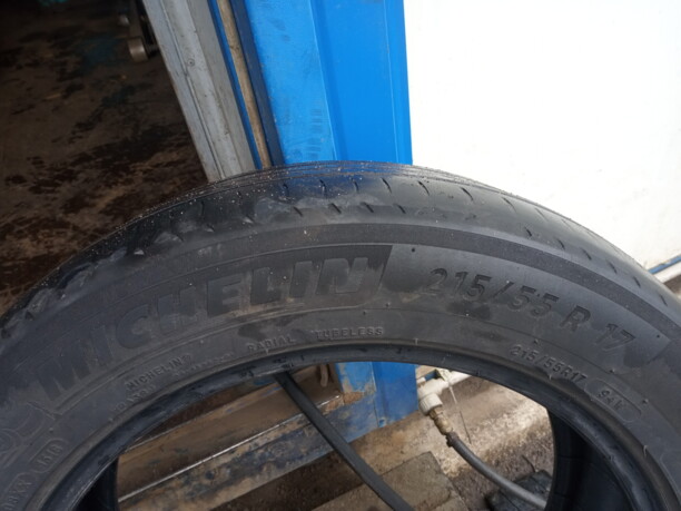 Легковые шины Michelin 215/55 R17 4 шт.