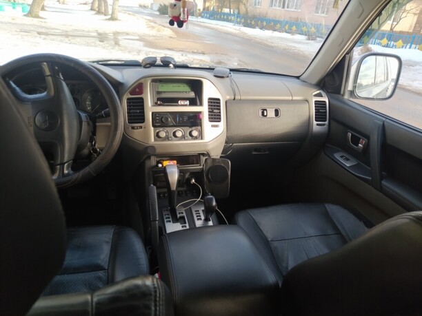 Mitsubishi Pajero III, 7 мест, 2005 г.