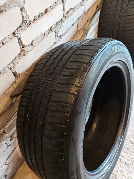 Легковые шины Bridgestone 265/50 R20 3 шт.