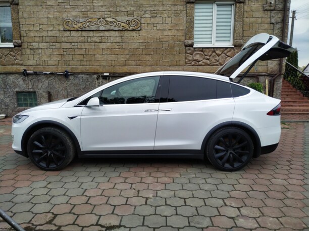 Tesla Model X, 7 мест, 2020 г.