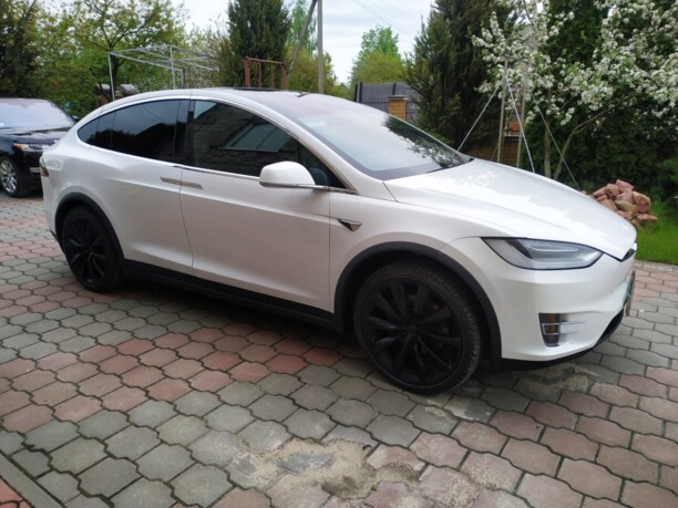 Tesla Model X, 7 мест, 2020 г.