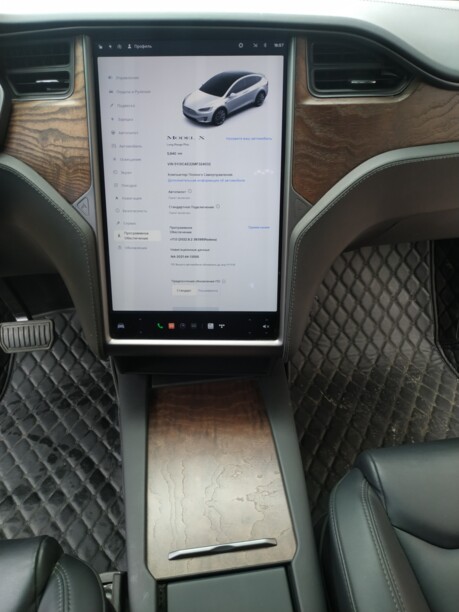 Tesla Model X, 7 мест, 2020 г.