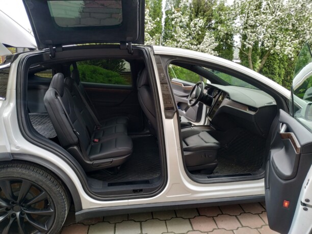 Tesla Model X, 7 мест, 2020 г.