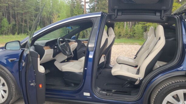 Tesla Model X, 6 мест, 2020 г.