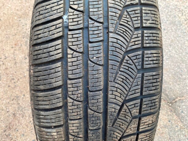 Легковые шины Pirelli 245/50 R18 4 шт.