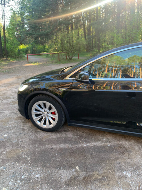 Tesla Model X, 6 мест, 2016 г.